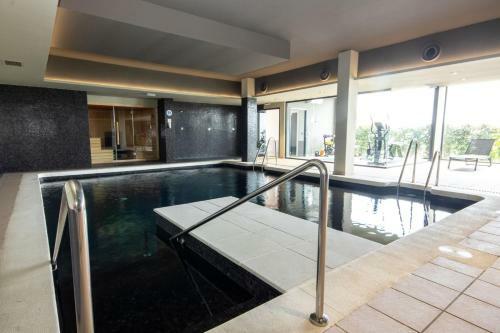 Three-bedroom Apartment With Stunning Sea Views