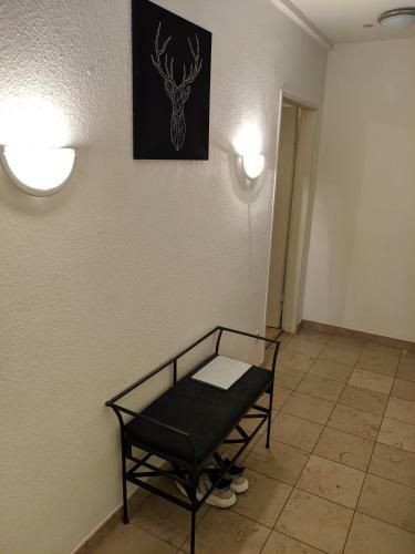Gro�z�giges 2-zimmer Apartment Mit Balkon Im Zentrum