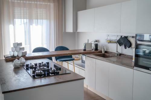 Camera Doppia In The White Apartment