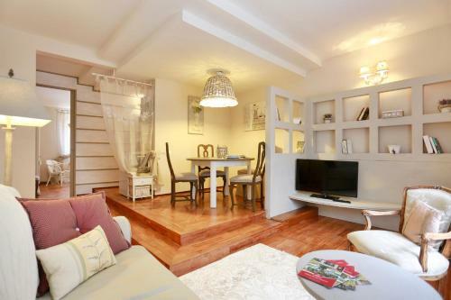Piero Apartments