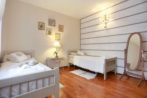 Piero Apartments
