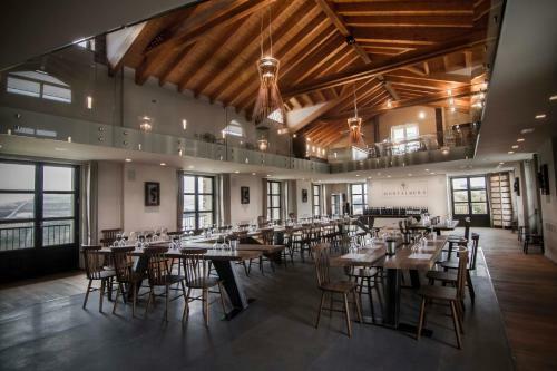 Hostal Montalbera Wine Suites