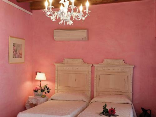 Holiday Home In Monteroberto With A Private Swimming Pool