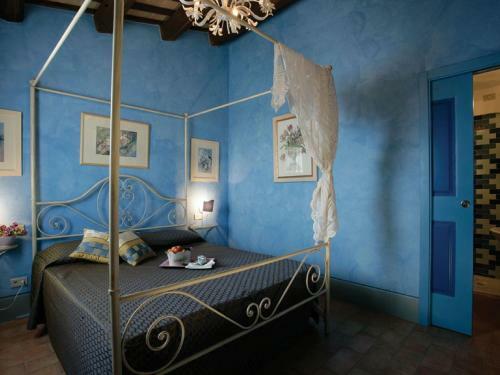 Holiday Home In Monteroberto With A Private Swimming Pool