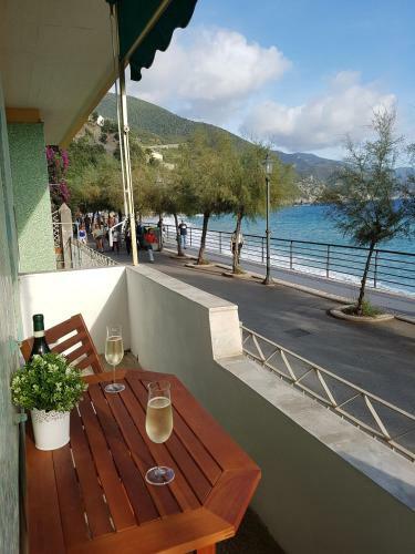 Mori's Beautiful Sea Front Apartment - With A.c.
