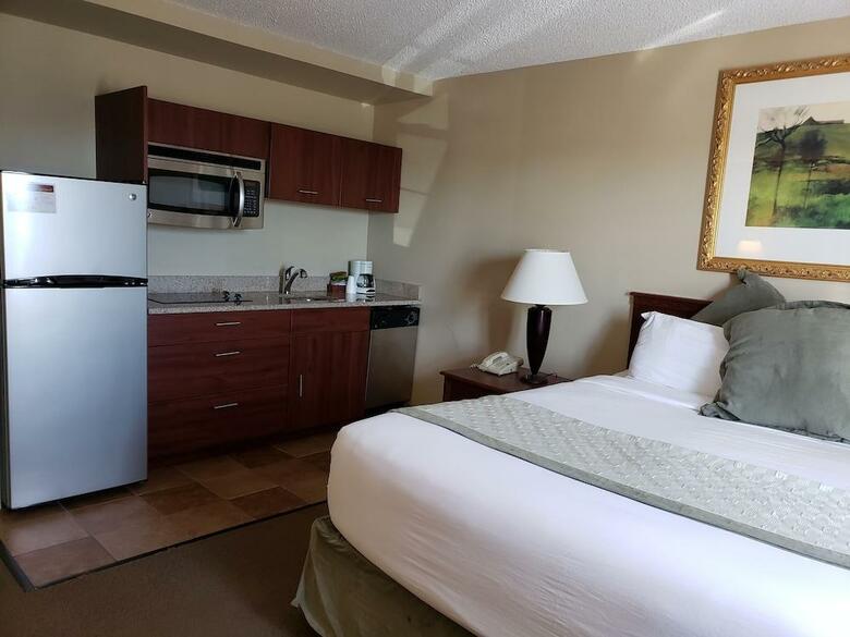 Hotel Hawthorn Suites Wichita West