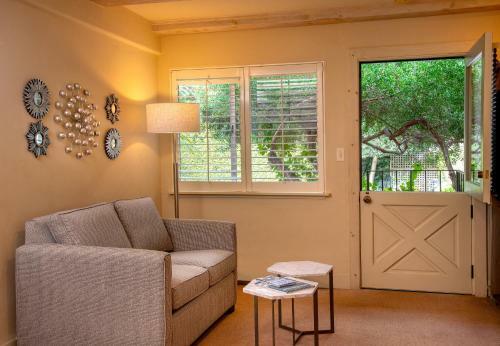 Bed & Breakfast Carmel Country Inn