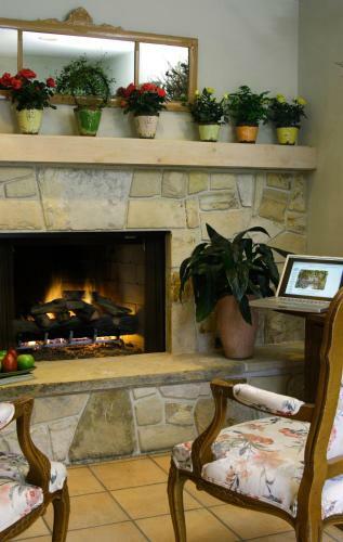 Bed & Breakfast Carmel Country Inn