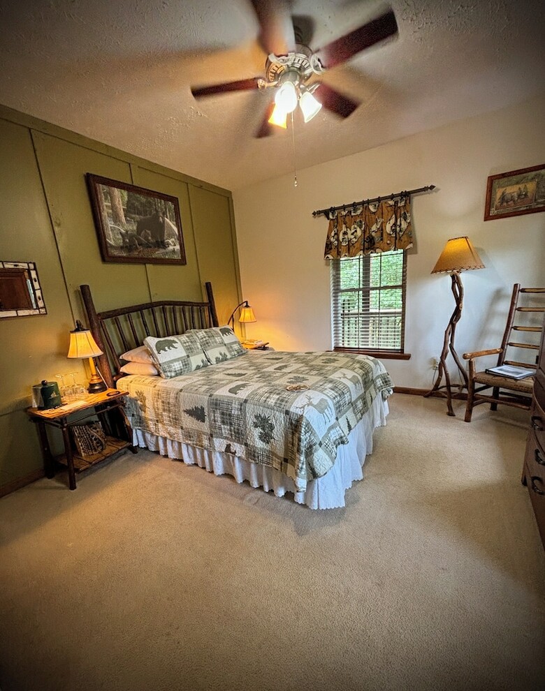 Long Mountain Lodge Bed & Breakfast