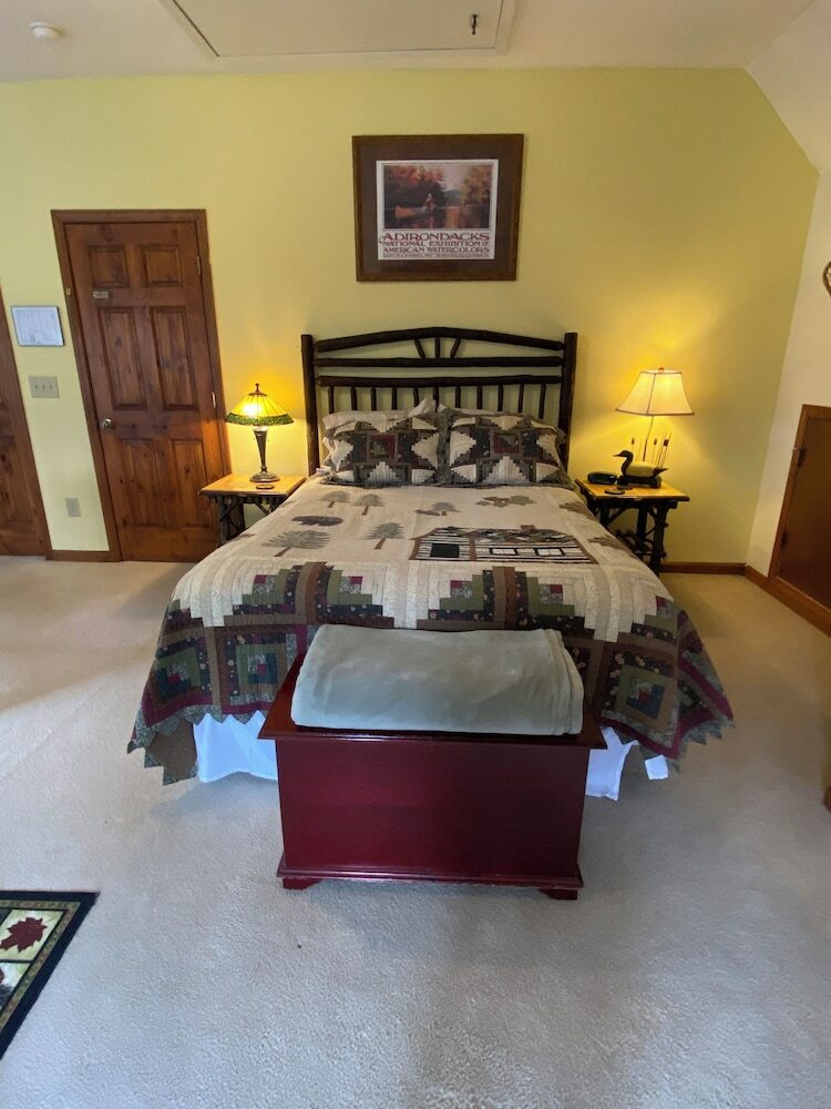 Long Mountain Lodge Bed & Breakfast
