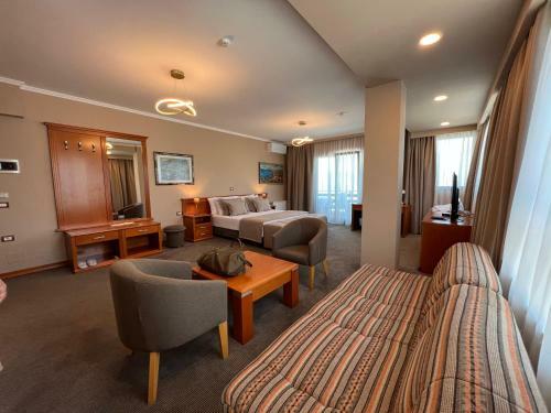 Hotel Millennium