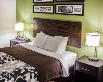 Hotel Sleep Inn & Suites I-70 At Wanamaker