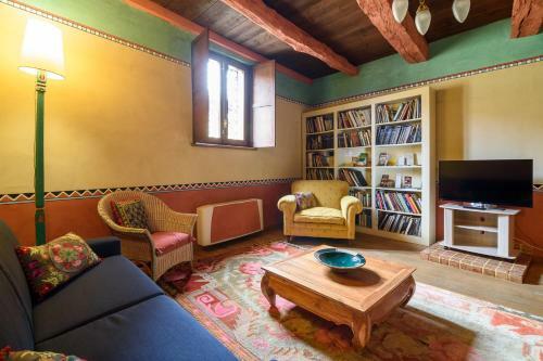 Castello Di Montonate, Two-bedroom Apartment