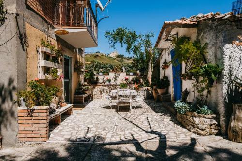 Sicilian Mountain Oasis - Entire Villa, Smart Working
