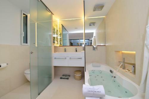 Hotel Calma Blanca