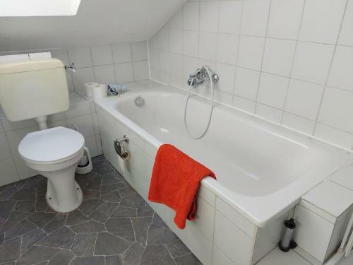 Apartamento Zwei Helle Ruhige Zimmer Im Dachgeschoss