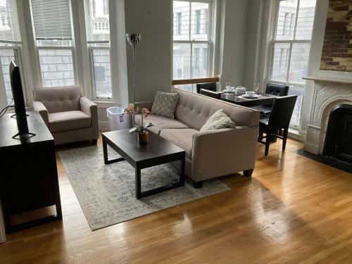 Near State House Park Apartments 30 Day Stays