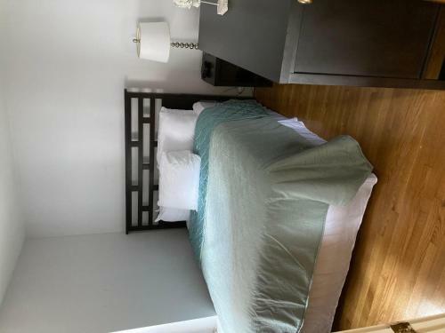 Near State House Park Apartments 30 Day Stays