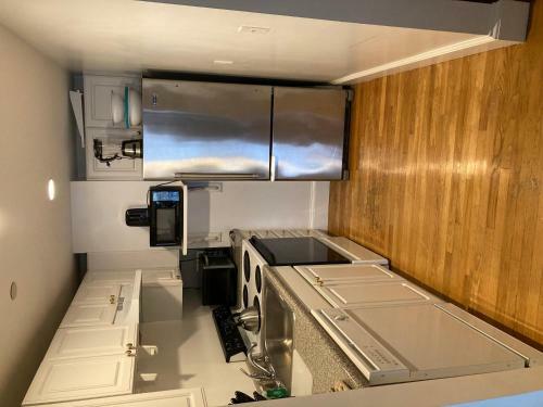 Near State House Park Apartments 30 Day Stays