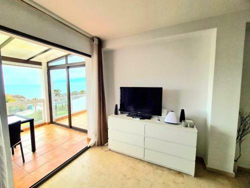 Sunrise Sea Views Eco Apartment With Swimming Pool