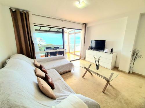 Sunrise Sea Views Eco Apartment With Swimming Pool