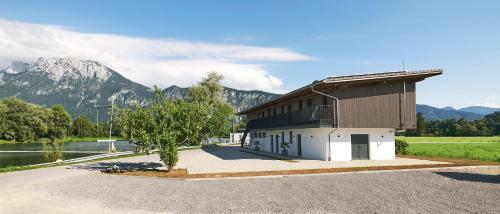 Water, Ski & Mountain Lodge