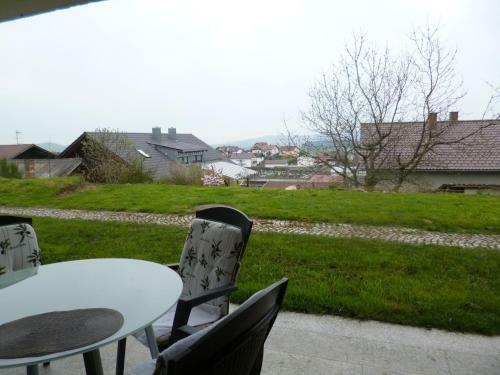 Apartamento Alpenblickwohnung Mit Garten-terrasse -eigener Eingang