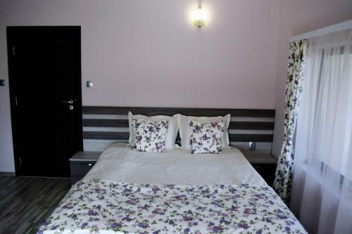 Hostal Vesinel Guest House