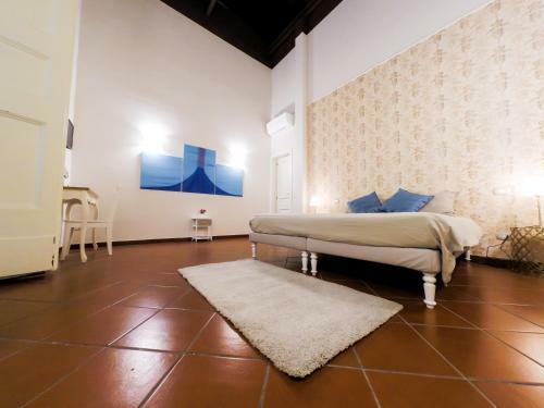 Domus Donnaregina Apartments
