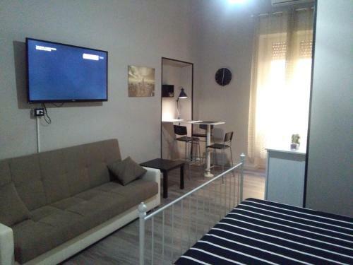 Hostal Meridional Station