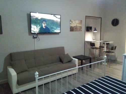 Hostal Meridional Station