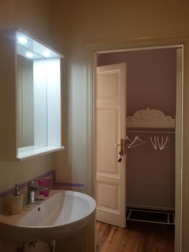Bed & Breakfast B & B Luca Giordano N6