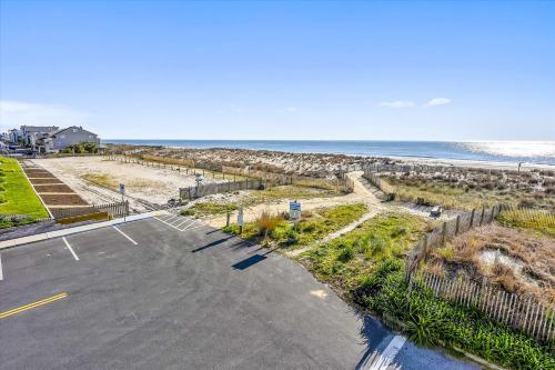 Breakwater II 103