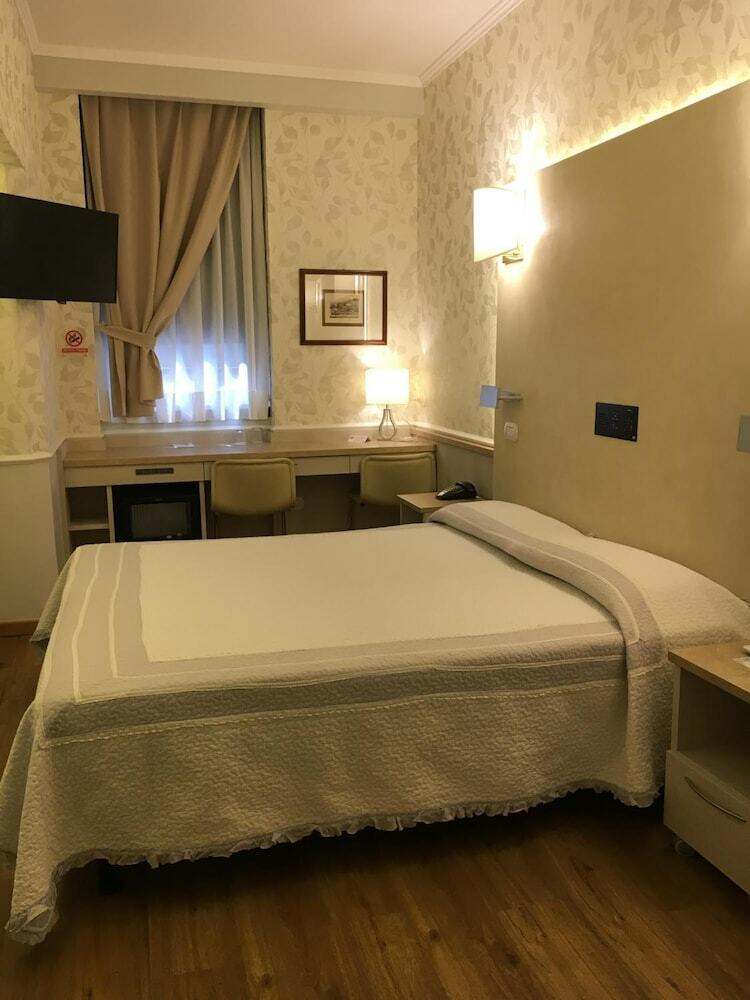 Hotel Flora