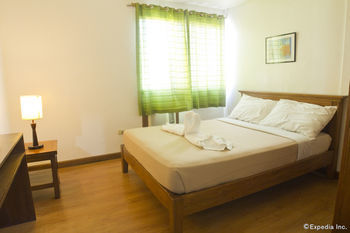 Isabelle Garden Hotel & Suites
