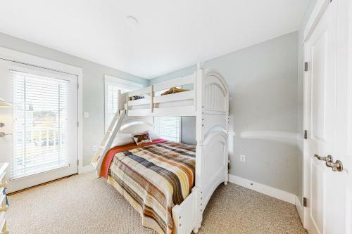 13009 Bowline Ln 1