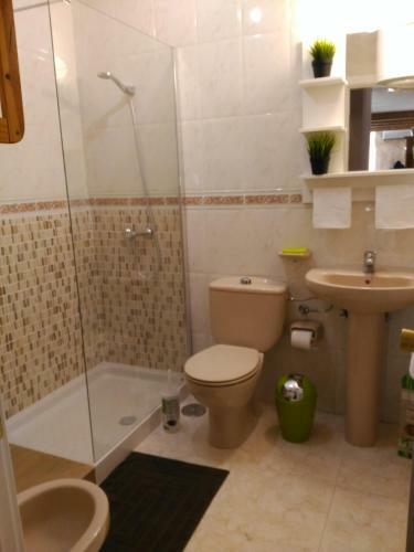 Confortable, Bright, Well Located Apartment