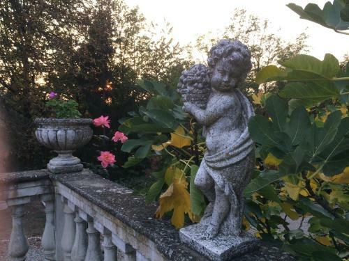 Hostal Charme Of Villa Capannina