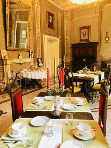Hostal Charme Of Villa Capannina