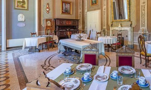 Hostal Charme Of Villa Capannina