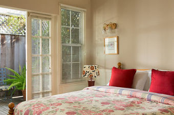 Bed & Breakfast Cheshire Cat Inn