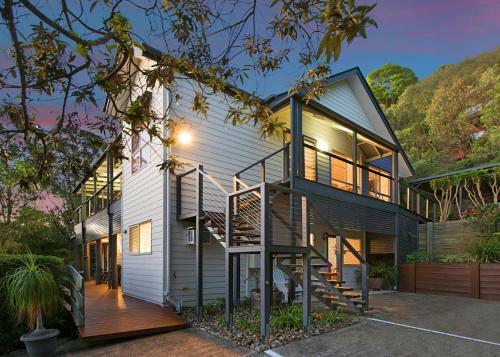 Mt Coolum Retreat 'a Bed & Breakfast'