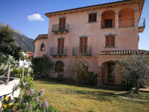 Villa Corrasi Oliena Luxury