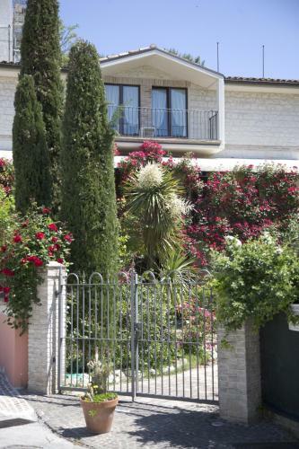 Hostal Velia Mare
