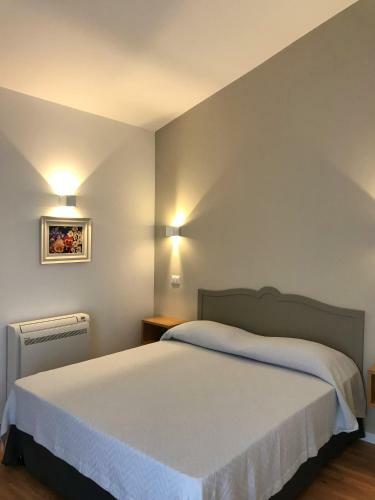 Hostal Cinema House Apartments