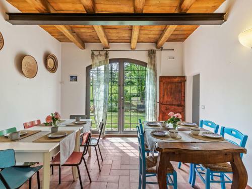 Alluring Villa In Ostra With Swimming Pool