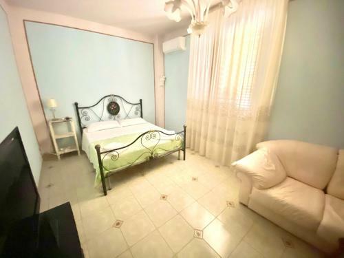 Full Apartment With 2 Rooms
