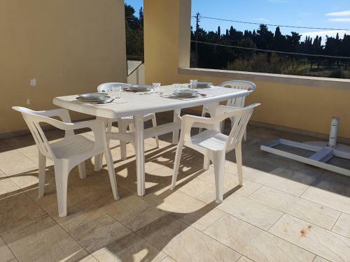 Dommos - Marinaway Apartments