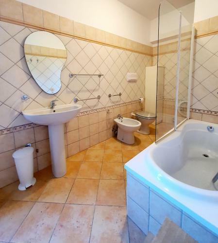Dommos - Marinaway Apartments