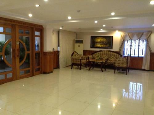 Rain Rock Hotel